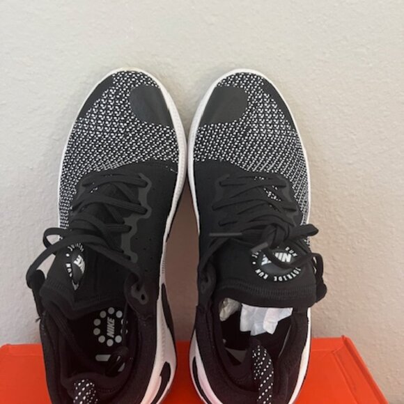 Size 7 - Nike Joyride Run Flyknit Oreo main image 6